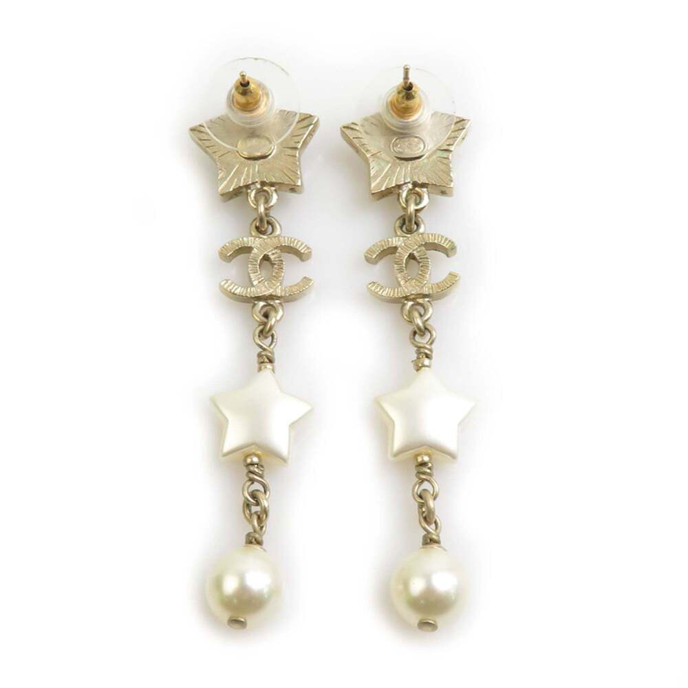 CHANEL Authentic White Pearl Earrings - Picture 5 of 8